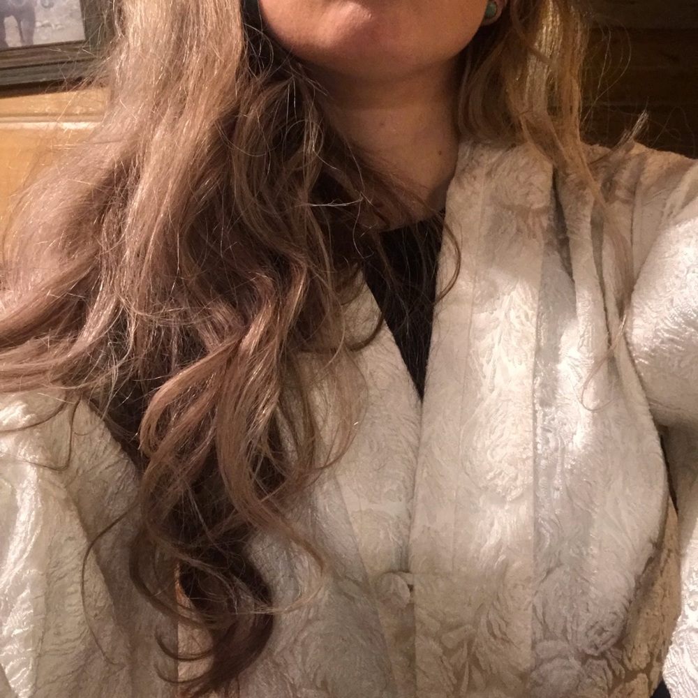 White/cream textured crop blazer! - Picture 7 of 8